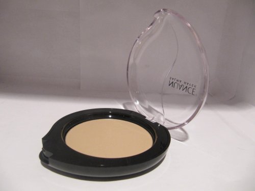 Nuance by Salma Hayek Mineral Foundation - 225 LIGHT / MEDIUM - .28 oz / 8 g by Nuance