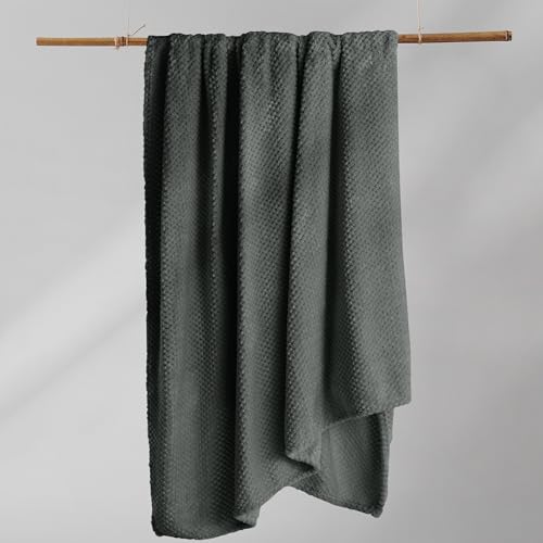 DecoKing Henry Cuddly Blanket, 70 x 150 cm Microfibre Blanket, Bedspread, Fleece, Soft, Cuddly Scandinavian Style, Graphite / Anthracite Grey