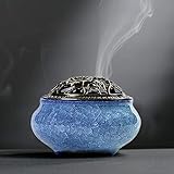 【EXQUISITA ARTESANÍA】El motivo en la superficie del quemador de incienso se procesa con técnicas especiales,100% hecho a mano con un exquisito diseño único y noble,cocida con tierra natural en el horno,1300 ℃ para encender el quemador de incienso de porcelana. La tapa está hecha de material de aleación.