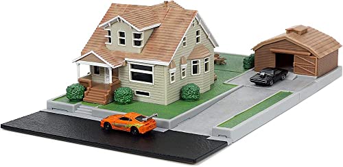 Jada Toys Fast & Furious Nano Hollywood Rides Dom Toretto's House Display Diorama with Two 1.65