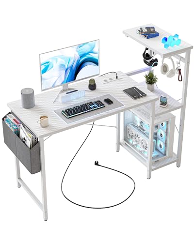 CubiCubi Gaming Tisch mit Steckdosen (2 AC+USB-A+USB-C), Schreibtisch 110 x 50 cm Kleiner Computertisch mit Verstellbarem Regal, 4 Haken & Tasche für Esports-Zimmer, Home Office, Carbonfaser Weiß