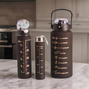 Kabardiya ayollari ishtirokidagi porno videolar Mushukiga har xil sozlarni tiqib qoyadi