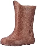 Als Faustregel gilt, dass der Gummistiefel die Länge des Fußes plus eines Fingers haben muss, um Platz für eine dicke Socke und guten Komfort zu bieten.