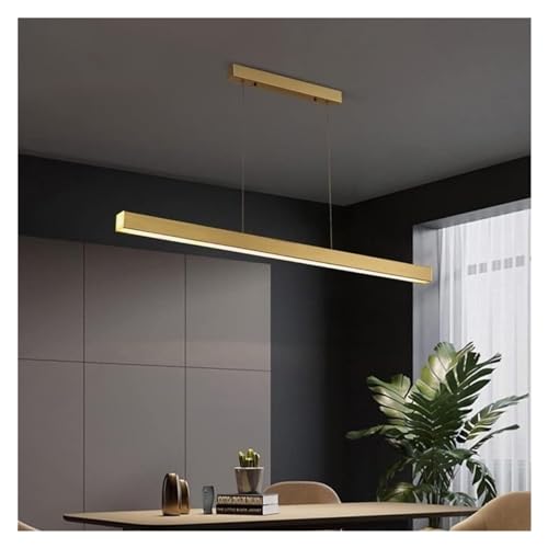 Lustre long LED en laiton au-dessus de l'îlot de cuisine