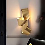 Luminaire lustre : grâce à sa technologie LED efficace, ce lustre améliore non seulement l'attrait esthétique, mais fournit également un éclairage pratique. Fortement recommandé for ceux qui recherchent une solution d'éclairage contemporaine et polyvalente.