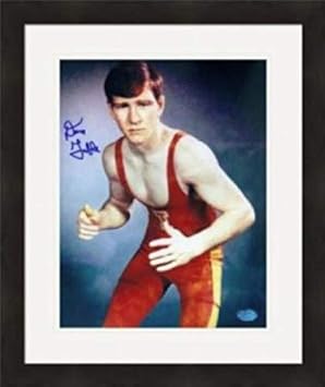 AUTOGRAPH WAREHOUSE 409917 8 x 10 in. Dan Gable Autographed Matted & Framed Photo - USA Wrestling Champion No.26