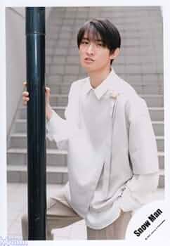 Man 公式写真　向井康二 Amazon.co.jp: Snow Man 公式 生 写真（向井康二）SM02544