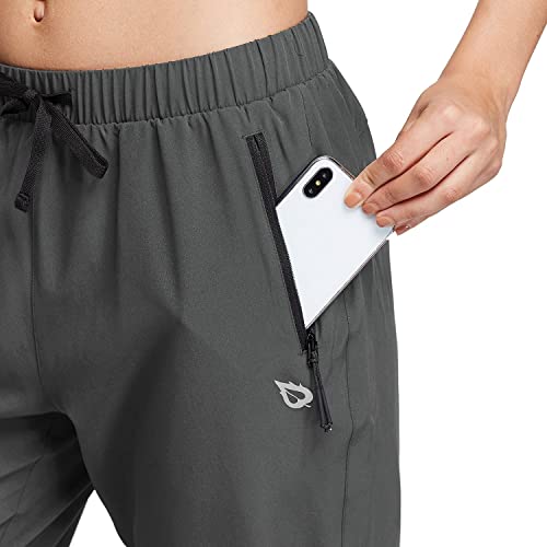 Baleaf-Women-Capri-Joggers-Lightweight-Hiking-Running-Short-Capri-Pants-Quick-Dry-UPF-50-Zipper-Pockets