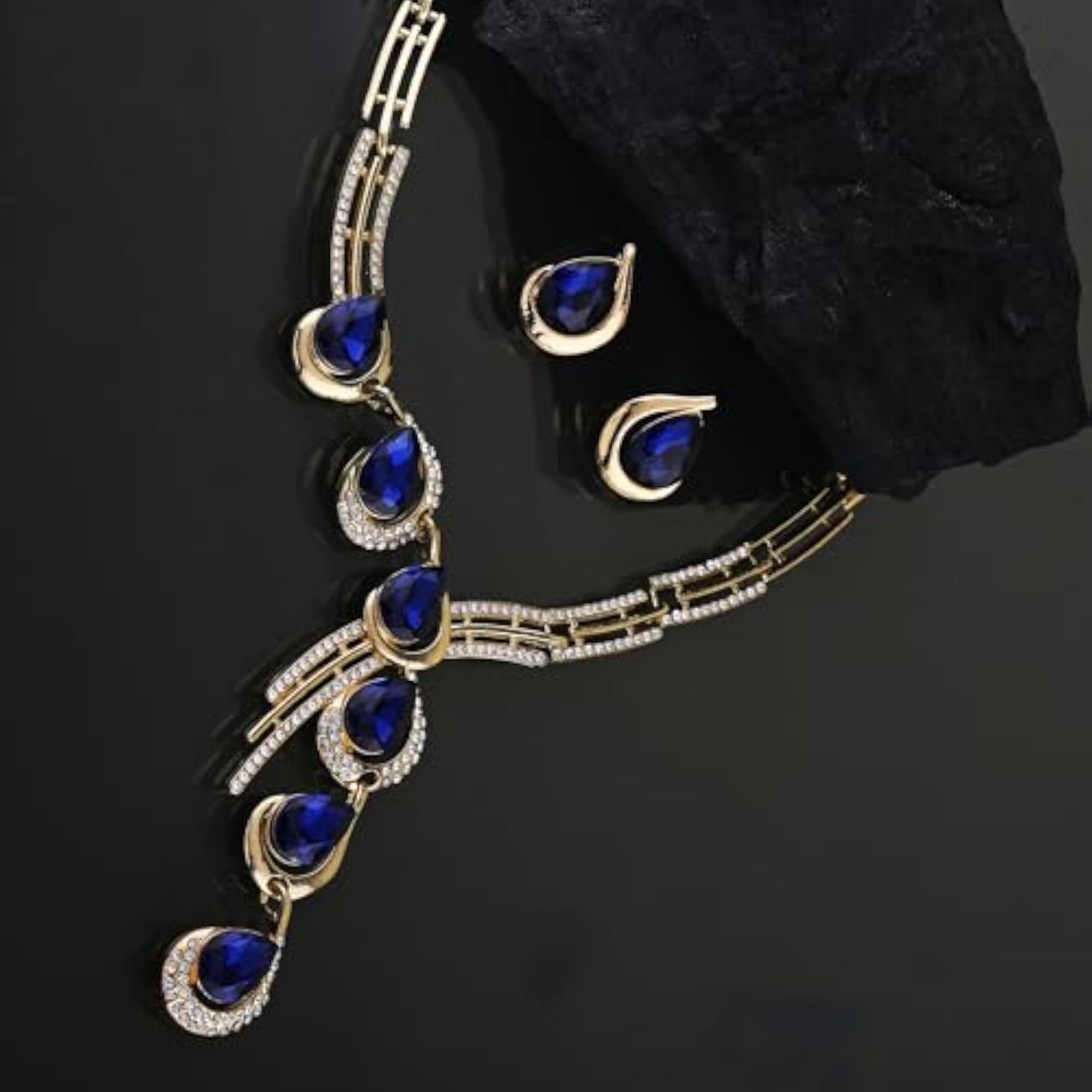 Stylish Crystal Necklace Set for Women