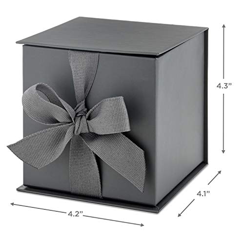 Hallmark 5EBC1223 Small Gift Box With Bow And Shredded Paper Fill  thumb #2