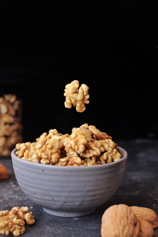 Image of LILA DRY FRUITS 100% Natural Raw Walnut Kernels 4pcs & 2pc. Mix Value Pack | Premium Akrot Giri | High in Protein & Iron | Low Calorie Nut | Dry Fruit 900gm