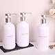 Janxin Shampoo- und Spülungsspender, Set mit 3 nachfüllbaren 600 ml Shampoo-Flaschen mit rutschfestem Silikon-Pad, Duschseifenspender mit Wasserdichten Etiketten für Badezimmer (weiß)