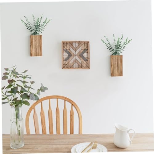 Faux eucalyptus vertical suspendu en bois contre murs vides - 7