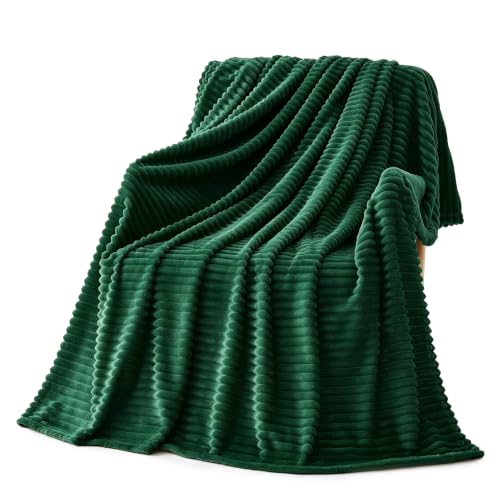 Bnuitland Dark Green Throw Blanket for Couch Bed, Soft Fleece Home Decor