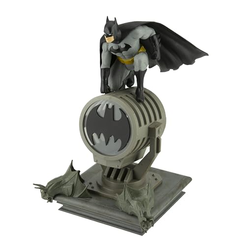 Lampe Figurine Batman - Officiellement Licenciée, Décor & Cadeau DC Super Héros, Lampe Display Collectible pour Fans Comics DC, Alimentée par USB 27” LED