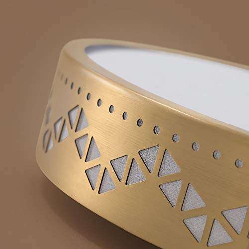 Lampe de plafond dorée en laiton pour un intérieur élégant