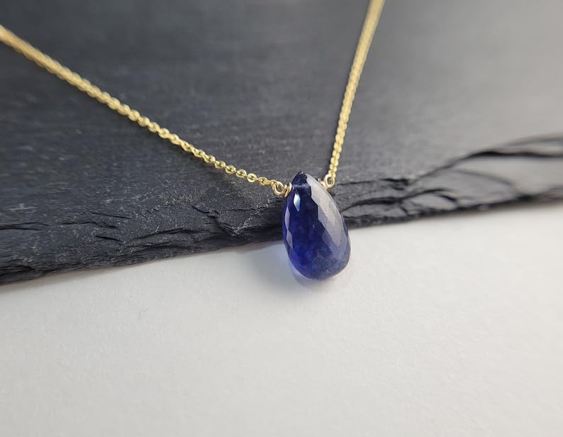 Colgante de zafiro azul en forma de pera, el regalo espiritual ideal 2