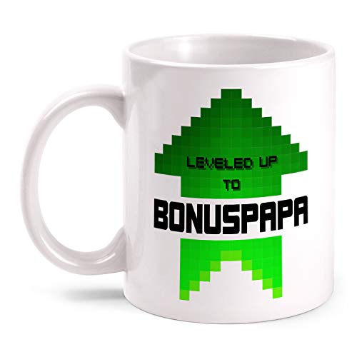 Fashionalarm Taza Leveled up to Bonuspapa Impresión por ambos