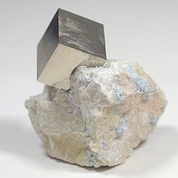 Amazon.co.jp: キューブ型 パイライト（ 黄鉄鉱 ）母岩付き 21