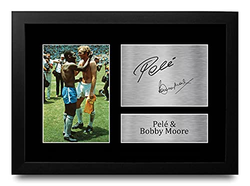 Photo dédicacée Pele Bobby Moore Angleterre format A4 encadré pour supporter