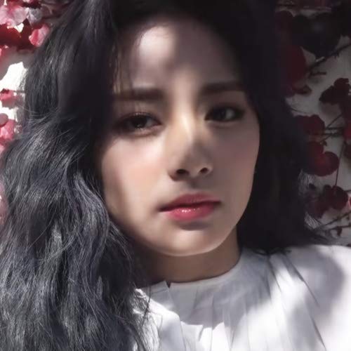 Twice Tzuyu 'Yes, I Am Tzuyu' 1st PhotoBook B Peach Version 254p