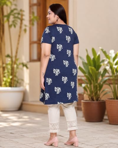 Image of In Love Women's All-Over Printed Cotton Plus Size Longline T-Shirt with Pockets