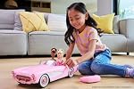 Hot Wheels Barbie RC Corvette du Film, Voiture Télécommandée à Fonction Complète Pour 2 Poupées Barbie