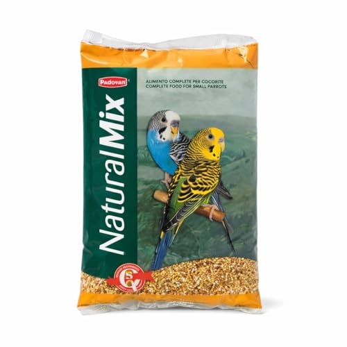 FACILE DA USARE, SEMPRE DISPONIBILE - Il mangime per pappagalli si utilizza a libera disposizione nella mangiatoia, senza dosaggi complessi. Basta aggiungere acqua fresca ogni giorno per garantire una routine di alimentazione semplice, pratica e adatta anche ai proprietari meno esperti.