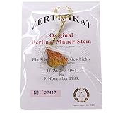 Direkt aus der Berliner Manufaktur: seit 1990 entstehen in der ersten Berliner Mauer Manufaktur in mühevoller Handarbeit gefertigte Unikate aus Bruchstücken der Berliner Mauer. Die Farbe der Berliner Mauer wird in der Regel nachträglich aufgebracht, da die Farbe bzw. Bemalung aus den Jahren vor 1990 größtenteils durch die Witterung verblasst ist.