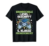 Klassisch geschnitten, doppelt genähter Saum.