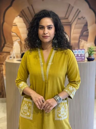 Image of Womens Cotton Slub 3 /4 Sleeves V Neck Co-Ord Set Featuring Floral Print Design On The Hem of The Sleeves and On The Pockets 2 Piece Ethnic Wear