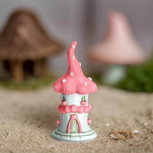 Miniatura 4 de The Bridge Collection Figura de casa de hongos rosa de Fairy Garden, estatua de hongo de resina, accesorios de jardín de hadas en miniatura, figura