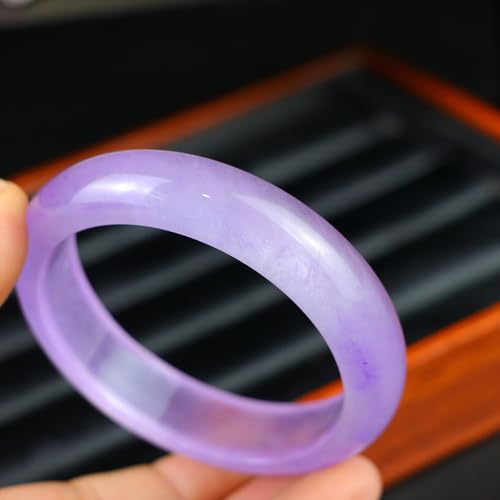 Jade vert pour femmes d'exception, une gemme de chance prestigieuse