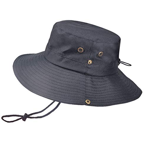 La silhouette strutturata mantiene bene la sua forma. Realizzato in resistente paglia, resiste alla deformazione e si piega facilmente per essere riposto. La corona arrotondata si adatta comodamente ai contorni della testa, bilanciando praticità e stile. Questo versatile accessorio outdoor da uomo combina la protezione dal sole con un fascino contemporaneo.