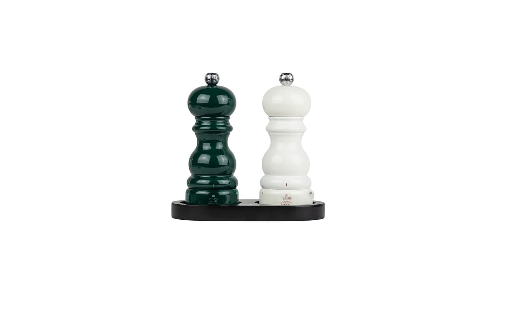 PEUGEOT - Duo Paris Moulin à Poivre Vert Forêt + Moulin à Sel Ivoire 15 cm + Plateau Bambou Noir Mat - Réglage Classique - En Bois Labellisé PEFC - Fabrication Française