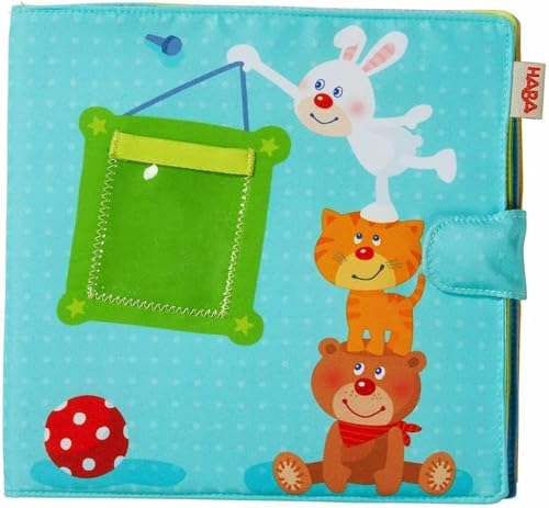 HABA Baby-Fotoalbum: Spielgefährten Weiches Stoffalbum mit 10 Seiten und 8 Einstecktaschen für Fotos im Format 10 x 15 cm Babyalbum ab 12 Monaten 1303143001