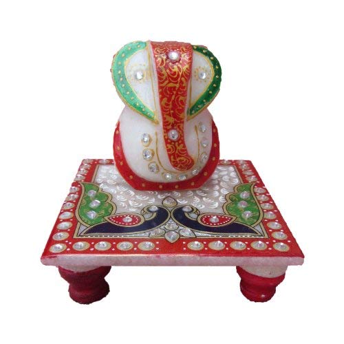 Statue Ganesha avec paon décoratif rouge et or pour harmoniser votre salon