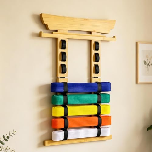 Vitrina de madera para cinturones de karate y taekwondo con pegatinas personalizables 3