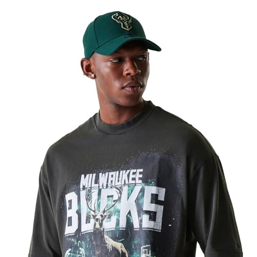 New Era NBA Washed Graphic Milwaukee Bucks Short Sleeve T-Shirt M