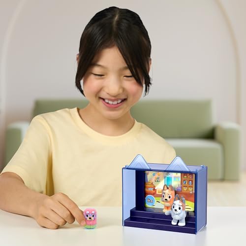 Bluey Fuzzies Episode Pack: Grannies. With 3 Specially Flocked Collectible Mini-Figures (Incl. 1 Exclusive), Display Case - Image 2