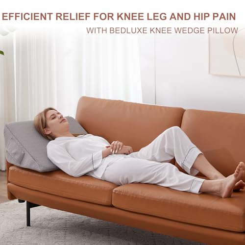 Knee Wedge Pillow, Memory Foam Leg Pillow Bed Wedge for Sleeping, Post Surgery Triangle Pillow for Knee Support, Leg Elevation, Hip Back Pain Relief (23.6" x 23" x 7.9", Large Size, Grey)