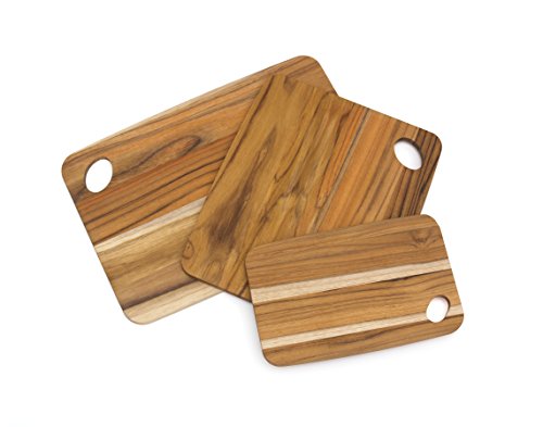 Tablas de Cortar de Madera de Teca Lipper International con Agujeros Ovalados en las Esquinas, Tamaños Variados, Juego de 3 miniatura 1