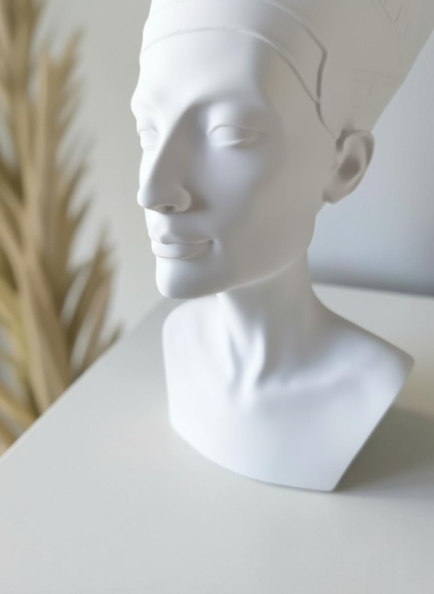 Genérico Büste von Nofretete – Ikone der Schönheit und ägyptischer Macht, 29 cm