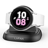 【Verwendungsmethode】 Docken Sie Ihre Uhr einfach an den Magneten an und lassen Sie das Design automatisch in der Mitte einrasten. Durch die leistungsstarke magnetische Adsorption wird Ihre Uhr perfekt auf die Mitte des galaxy watch ladegerät halterung ausgerichtet. Sie müssen die Ladeposition nicht selbst einstellen.