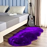Matériau de haute qualité : Fabriqué dans un matériau doux et épais, ce tapis en fausse fourrure d'agneau offre un toucher luxueux. La fausse fourrure est agréable au toucher et procure une sensation de chaleur et de confort. Les bords sont ornés de coutures de haute qualité pour une durabilité et une élégance optimales