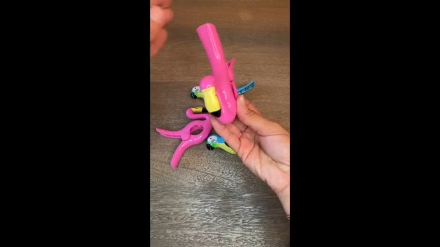 Beach Towel Clips, Sopito 4pcs Towel Clips for Sun Loungers Large Strong Laundry Clip Clothes Pegs Plastic for Sunbeds, Sun Loungers, Pool Chair