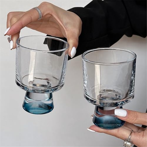 Vasos de postre de vidrio de alta transparencia y diseño con pie para una mesa sofisticada 8