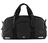 Mit dieser Tasche sind keine Wünsche mehr offen. Das sportliche Design und die angesagte Form der LACOSTE Sporttasche sind ein echter Blickfang und Sie können Ihre Klamotten, Schuhe und Wertsachen bestens in dem Hauptfach verstauen. Maße: 58 x 32 x 24 cm