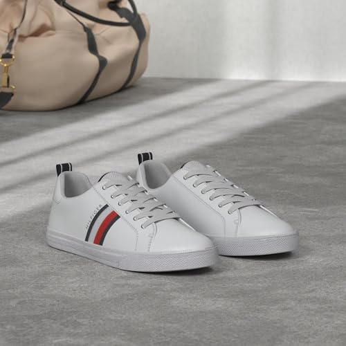 Tommy Hilfiger Women's Landon Sneaker2