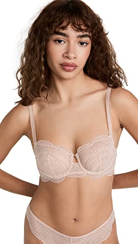Soutien-gorge demi Simone Perele Karma opaque idéal sous un t-shirt blanc